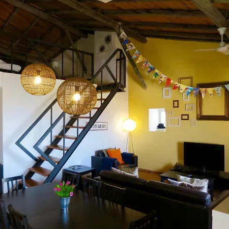 Flat With Terrace And River View - Se4 Daire