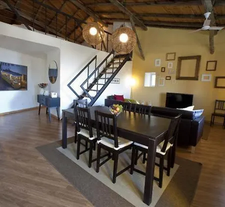 Flat With Terrace And River View - Se4 Apartment *