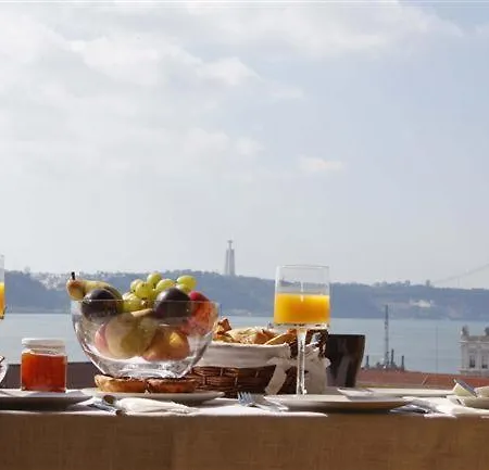 Apartment Flat With Terrace And River View - Se4 Lisbon